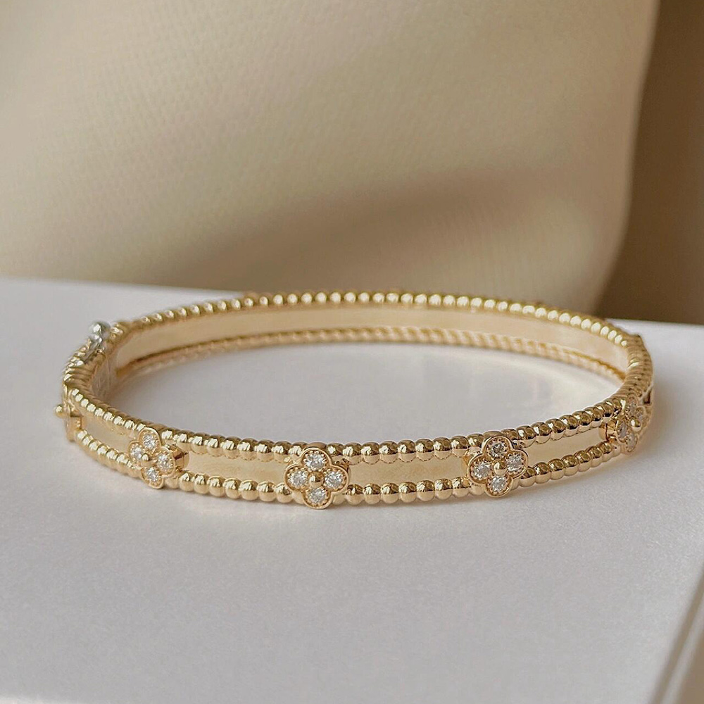 18K Gold Van Cleef & Arpels Perlée Clovers Bracelet