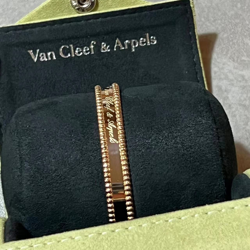 18K Gold Van Cleef & Arpels Perlée Pearls of Gold Bracelet Signature - Van Cleef & Arpels Jewelry - 2