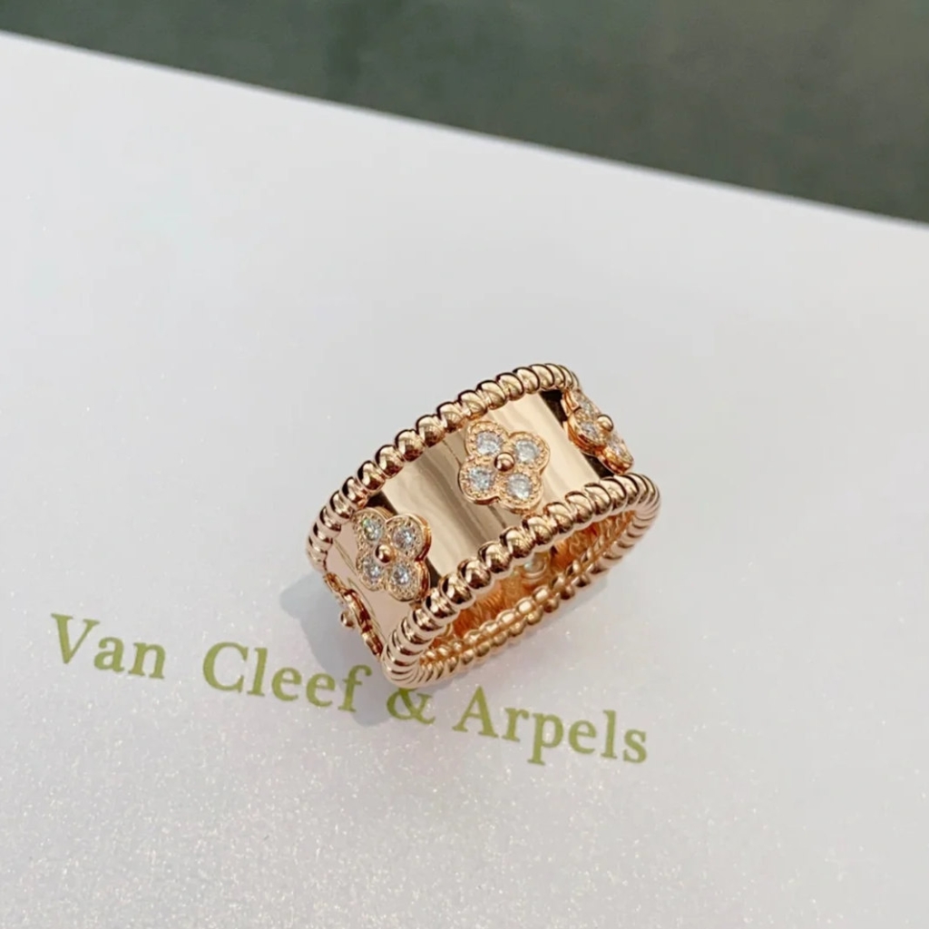 18K Gold Van Cleef & Arpels Perlée Clovers Ring - Van Cleef & Arpels Jewelry - 2